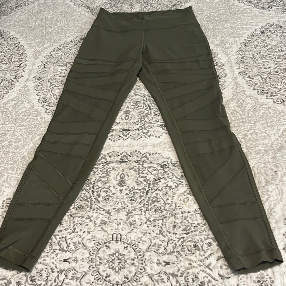 Lululemon mesh striped leggings size 8